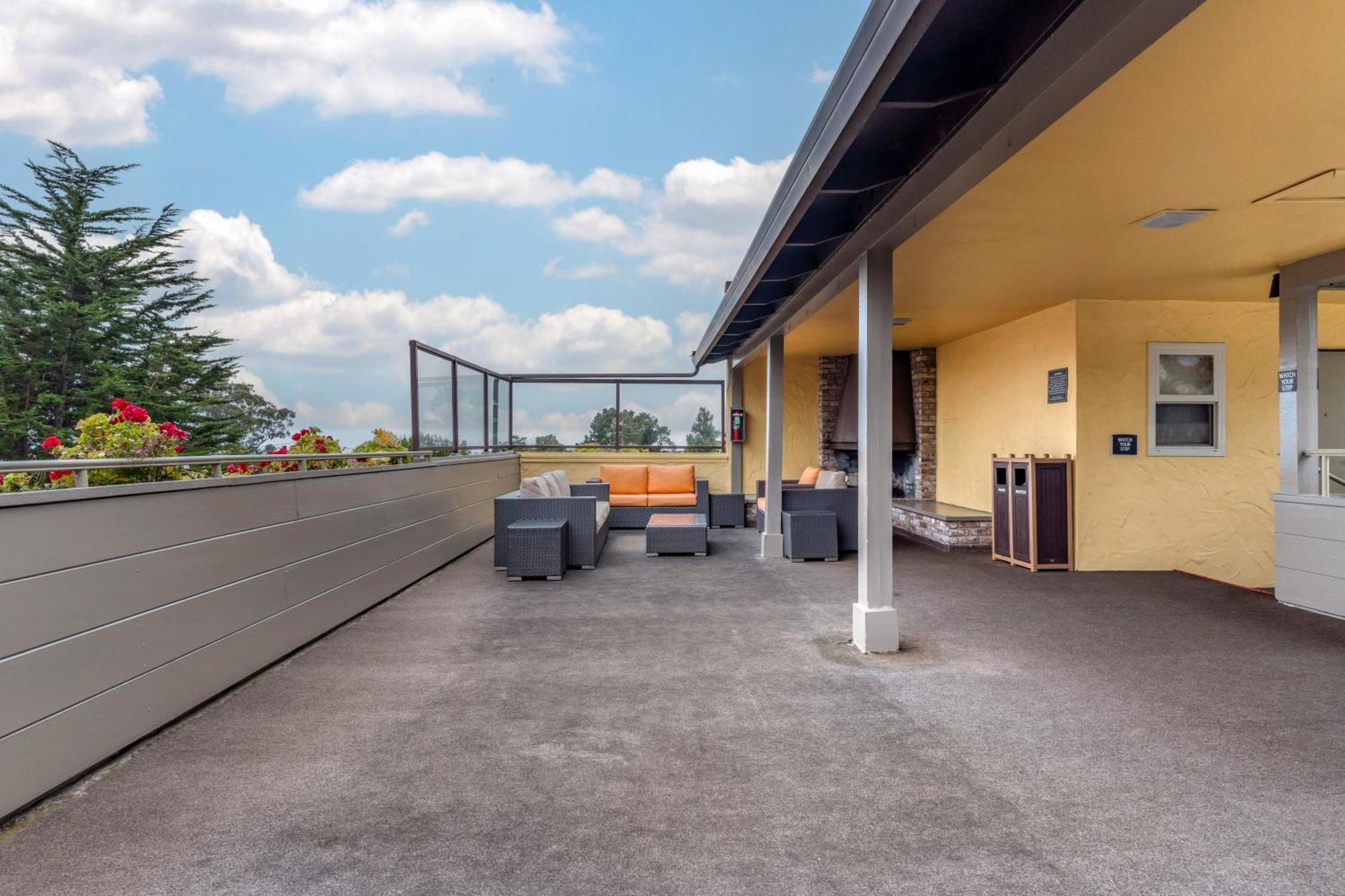 Best Western Carmel'S Town House Lodge Exterior foto