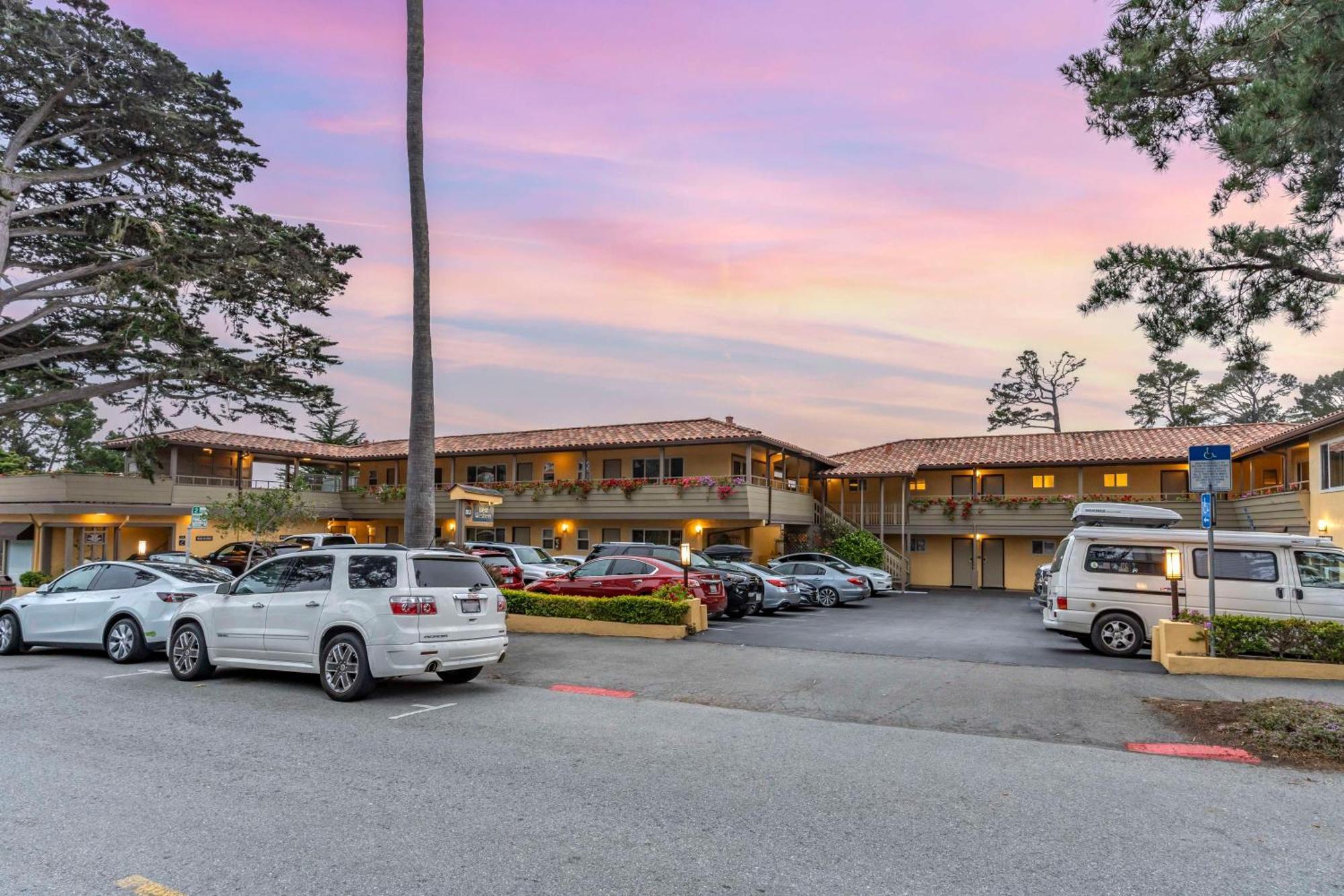 Best Western Carmel'S Town House Lodge Exterior foto