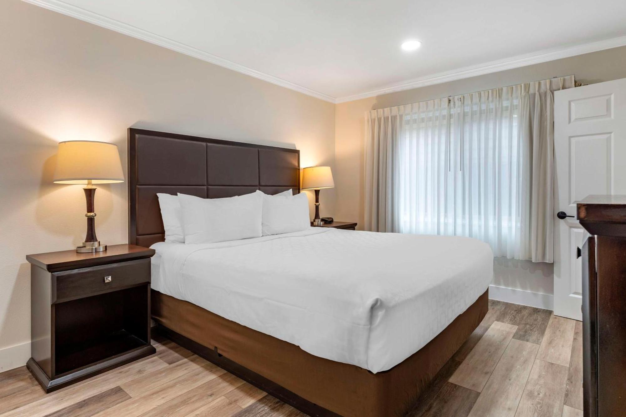 Best Western Carmel'S Town House Lodge Exterior foto
