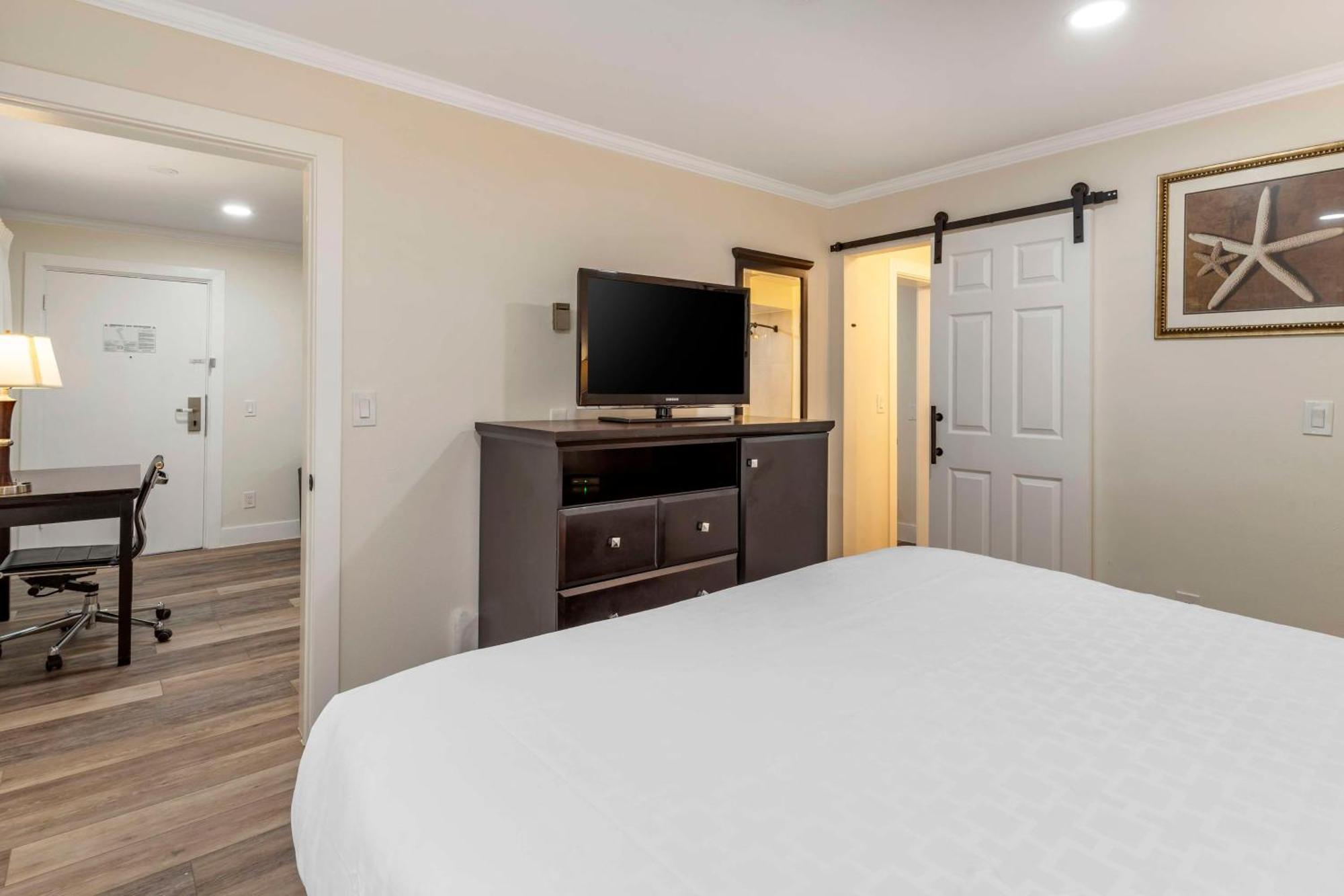 Best Western Carmel'S Town House Lodge Exterior foto