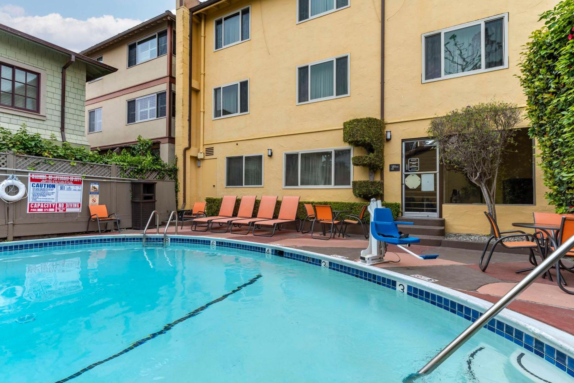 Best Western Carmel'S Town House Lodge Exterior foto