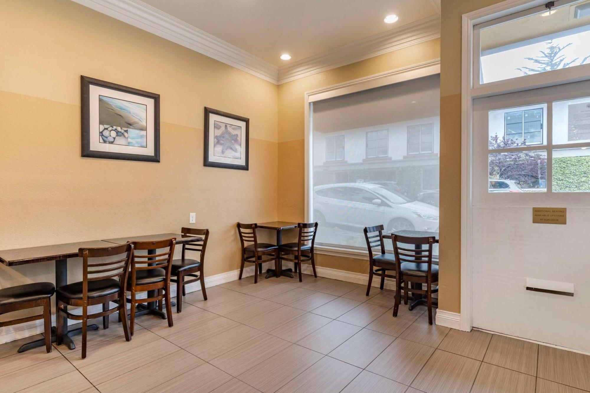 Best Western Carmel'S Town House Lodge Exterior foto
